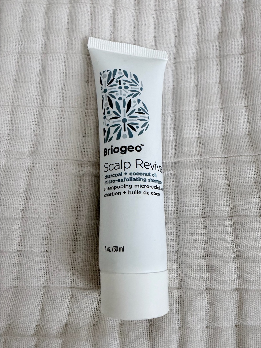 BRIOGEO Scalp Revival Charcoal + Coconut Oil Micro-exfoliating Scalp Scrub